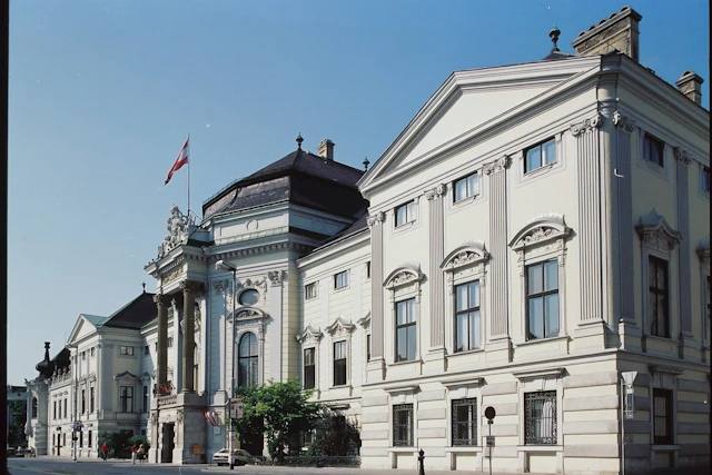 Palais Auersperg ticket visit photo